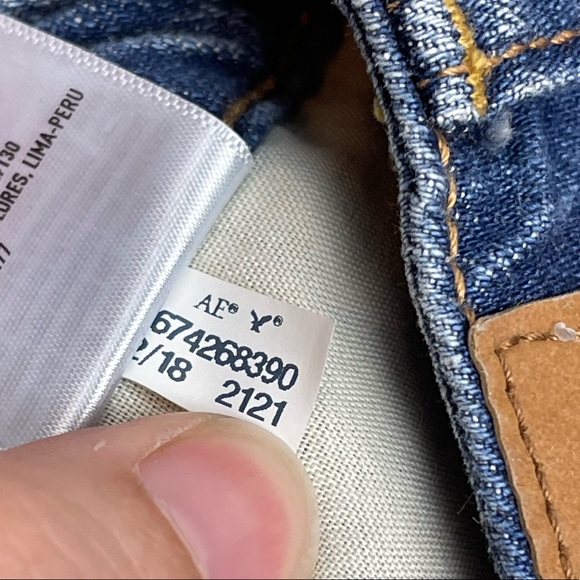 COPY - American Eagle Outfitters size 0 distressed denim skirt - Picture 4 of 8